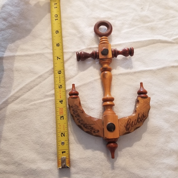 K06: WOODEN ACHOR WALL DECOR - Picture 2 of 5